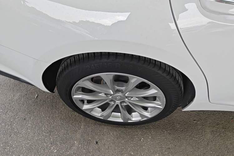 Used Cadillac CT5 2021 28T Luxury Model Right Rear Wheel Hub