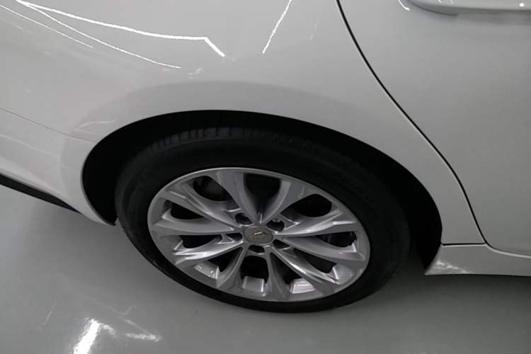 Used Cadillac CT5 2021 Revised 28T Luxury Version Right Rear Wheel Hub