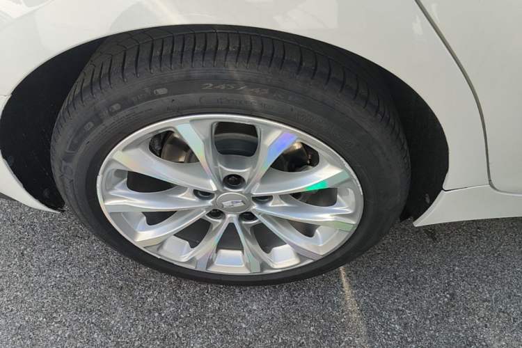 Used Cadillac CT5 2021 28T Luxury Model Right Rear Wheel Hub