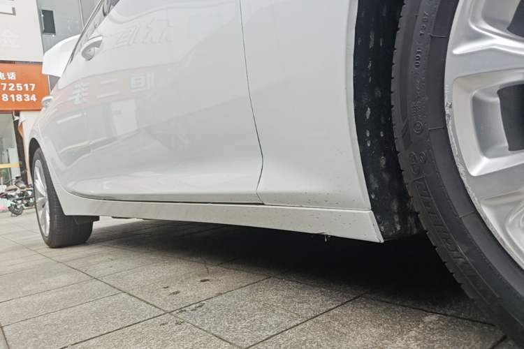 Used Cadillac CT5 2021 Revised 28T Luxury Version Right Side Sill