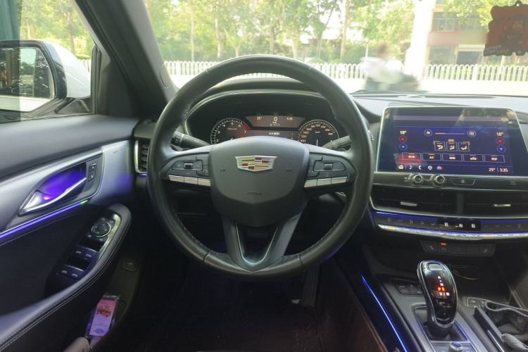 Used Cadillac CT5 2021 28T Luxury Model Steering Wheel