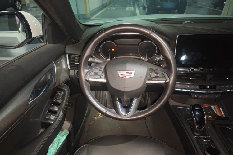 Used Cadillac CT5 2021 28T Luxury Model Steering Wheel