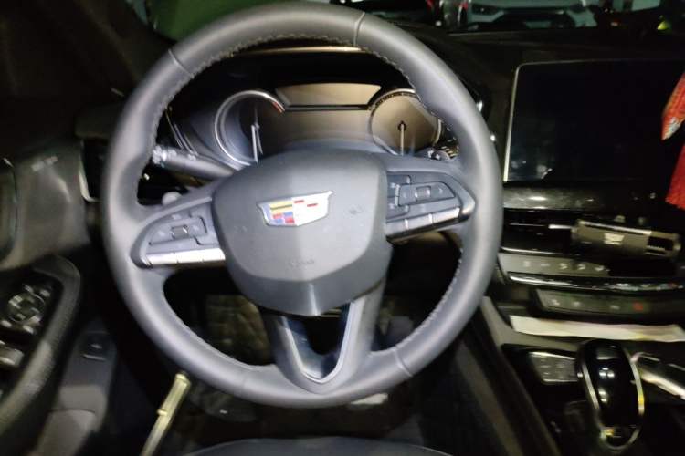 Used Cadillac CT5 2021 28T Luxury Model Steering Wheel