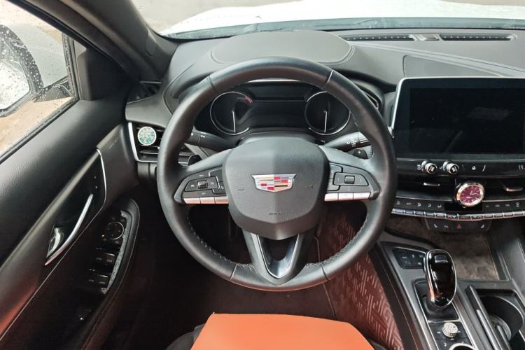 Used Cadillac CT5 2021 28T Luxury Model Steering Wheel