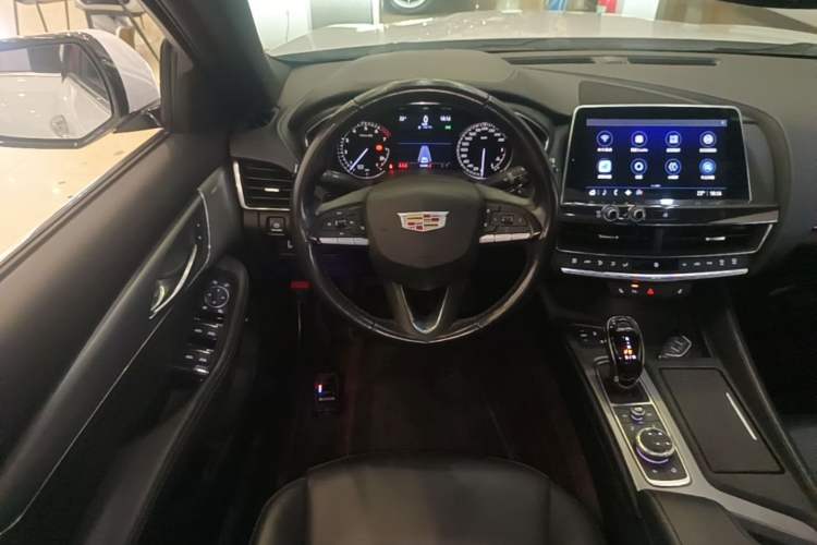 Used Cadillac CT5 2021 28T Luxury Model Steering Wheel