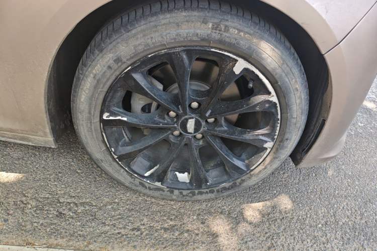 Used Cadillac CT5 2021 Revised 28T Luxury Version Right Front Wheel Hub
