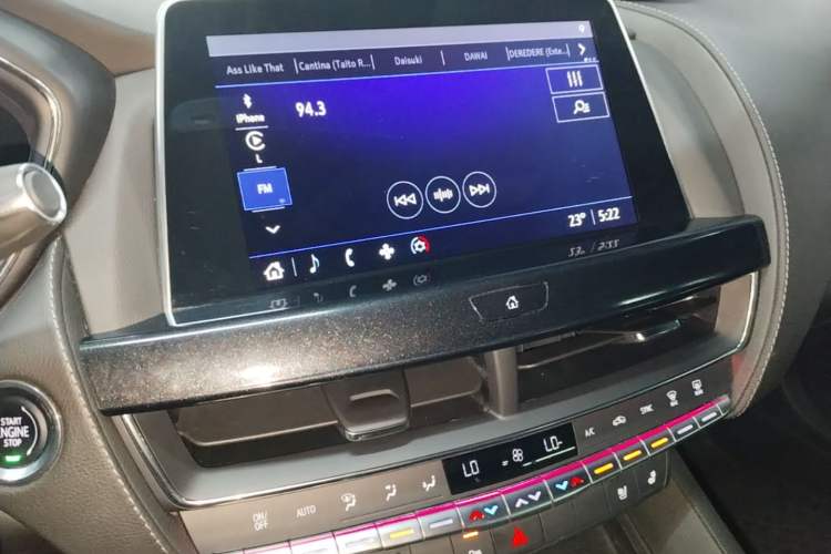Used Cadillac CT5 2022 28T Luxury Edition Audio And AC Panel