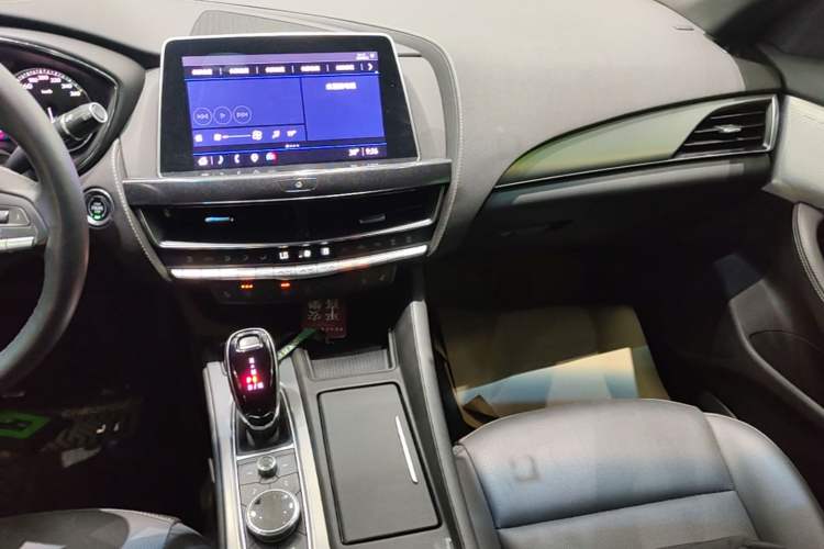 Used Cadillac CT5 2022 28T Luxury Edition Audio And AC Panel