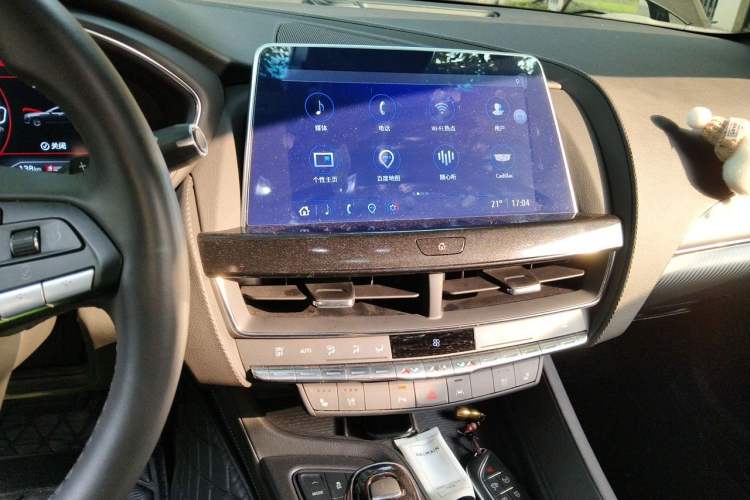 Used Cadillac CT5 2022 28T Luxury Edition Audio And AC Panel