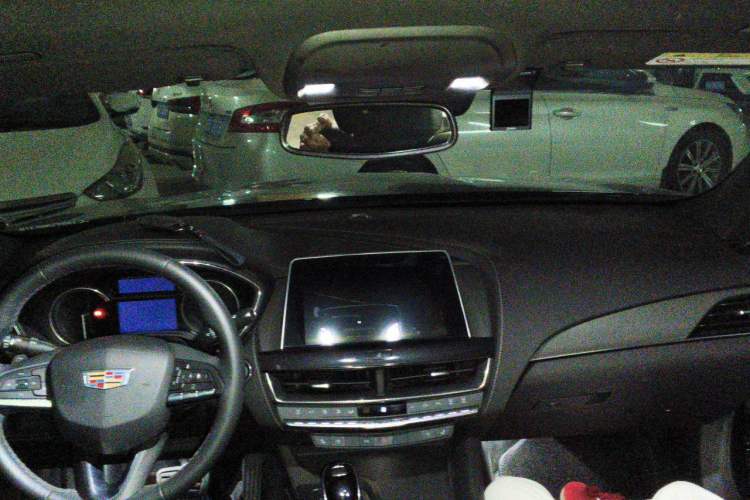 Used Cadillac CT5 2022 28T Luxury Version (Standard Edition) Center Console