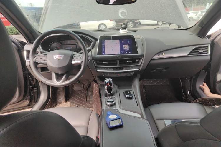 Used Cadillac CT5 2022 28T Luxury Edition Center Console