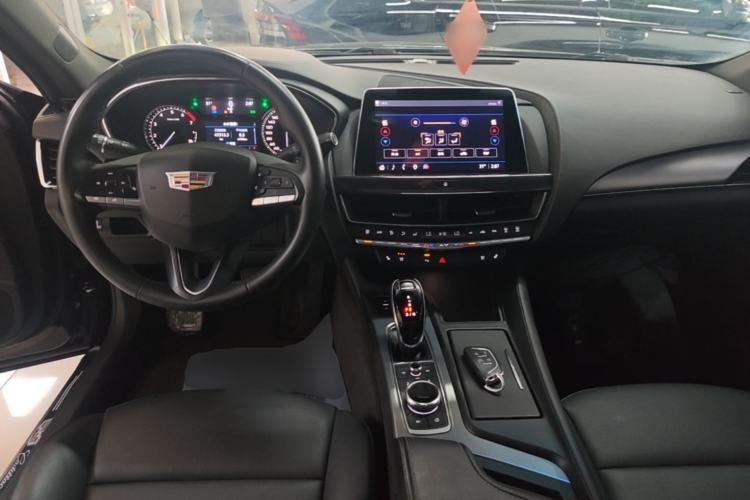 Used Cadillac CT5 2022 28T Luxury Edition Center Console