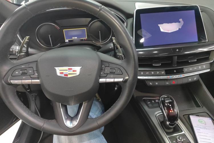Used Cadillac CT5 2022 28T Luxury Edition Center Console