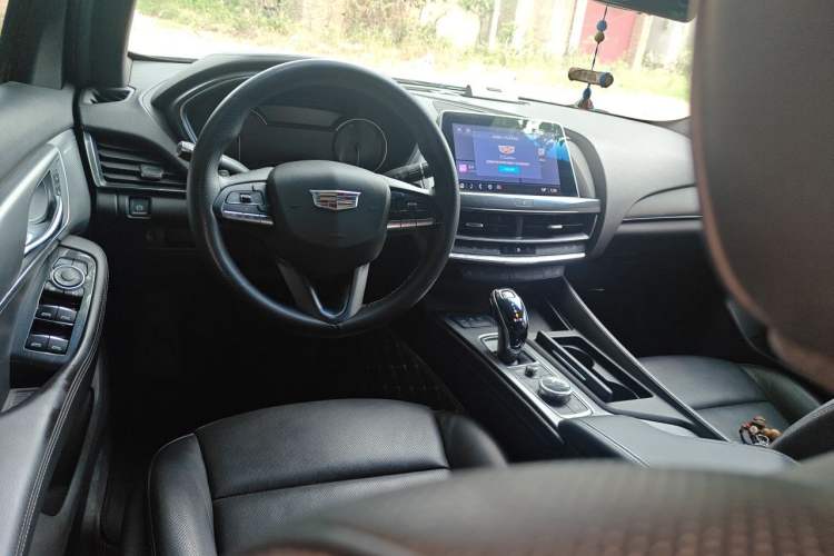 Used Cadillac CT5 2022 28T Luxury Edition Center Console
