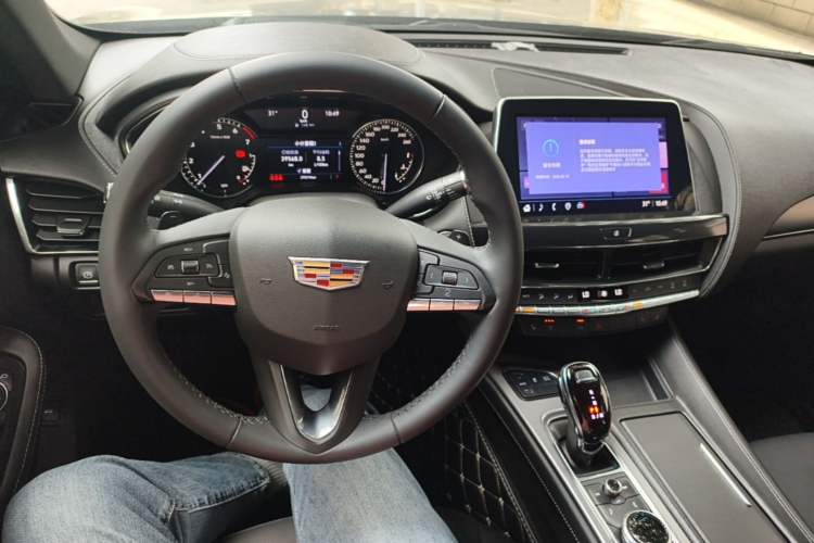 Used Cadillac CT5 2022 28T Luxury Version (Standard Edition) Center Console
