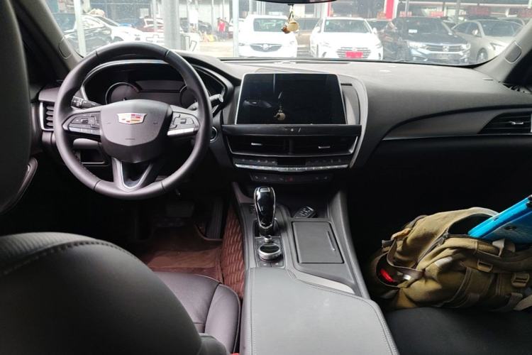 Used Cadillac CT5 2022 28T Luxury Edition Center Console