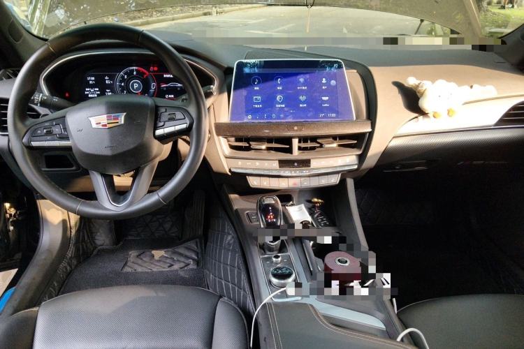 Used Cadillac CT5 2022 28T Luxury Edition Center Console
