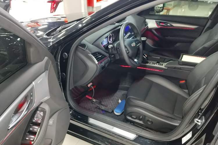 Used Cadillac CT5 2022 28T Luxury Edition Driver Seat
