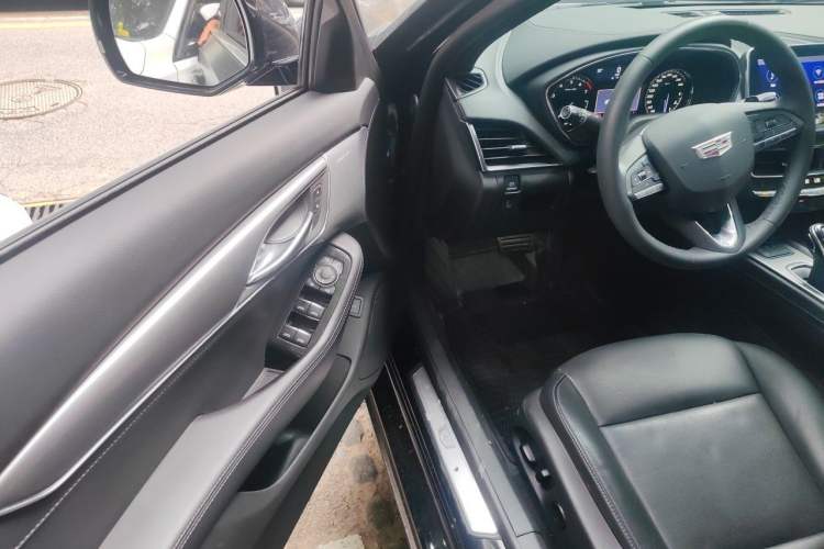 Used Cadillac CT5 2022 28T Luxury Edition Driver Seat