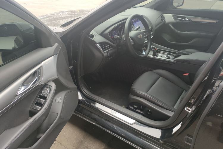 Used Cadillac CT5 2022 28T Luxury Edition Driver Seat
