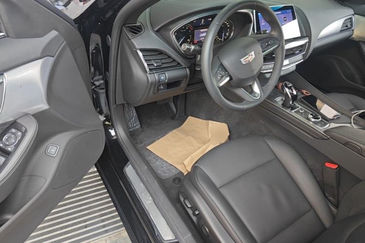 Used Cadillac CT5 2022 28T Luxury Edition Driver Seat