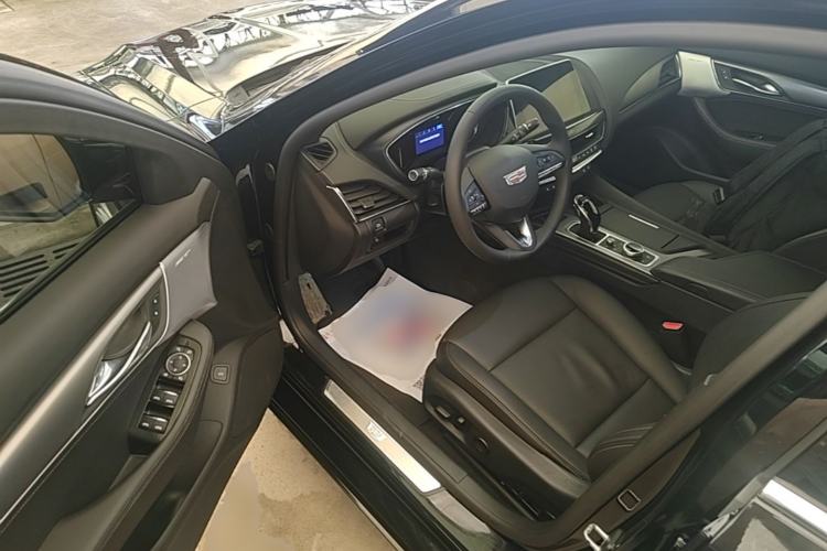 Used Cadillac CT5 2022 28T Luxury Edition Driver Seat