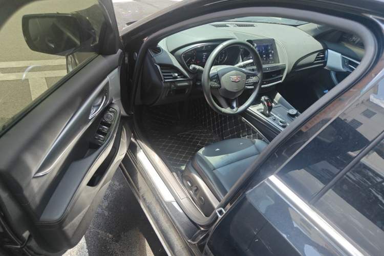 Used Cadillac CT5 2022 28T Luxury Edition Driver Seat