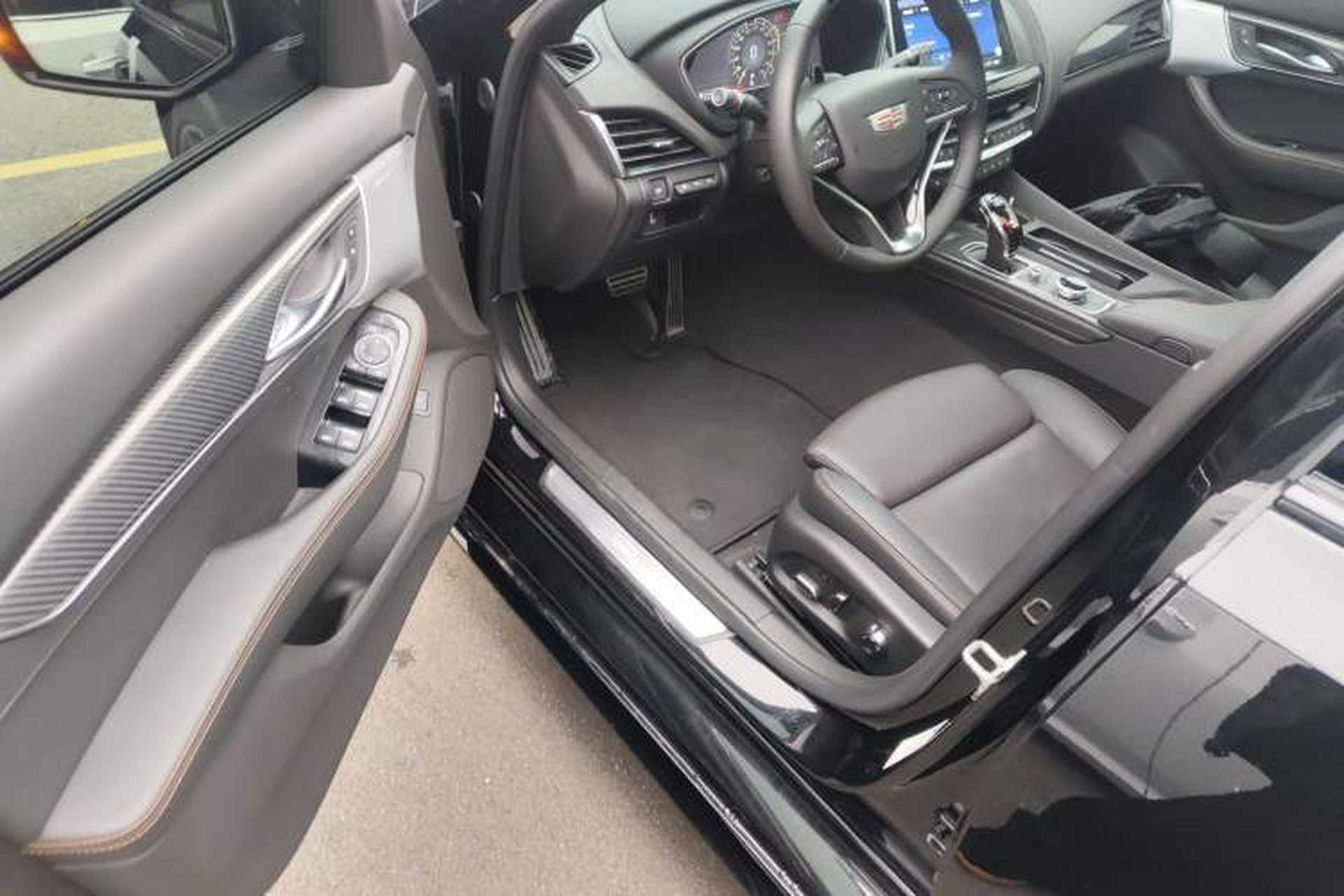 Used Cadillac CT5 2022 28T Platinum Edition Driver Seat
