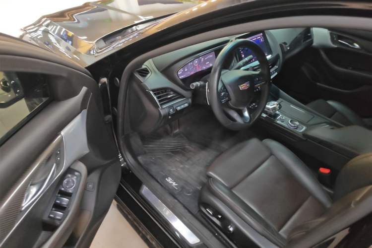 Used Cadillac CT5 2022 28T Platinum Edition Driver Seat