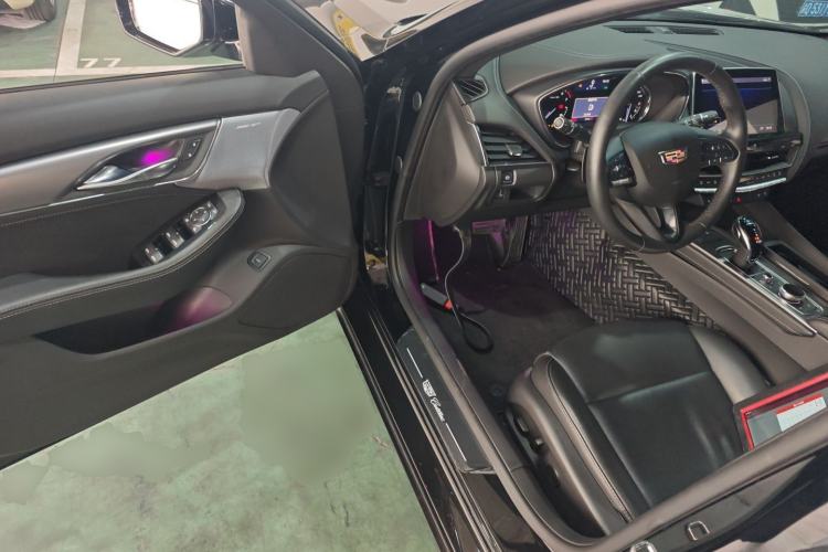 Used Cadillac CT5 2022 28T Luxury Edition Driver Seat