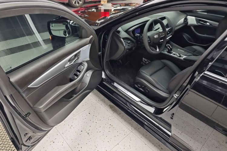Used Cadillac CT5 2022 28T Luxury Edition Driver Seat