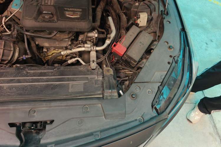 Used Cadillac CT5 2022 28T Luxury Edition Engine Bay Left