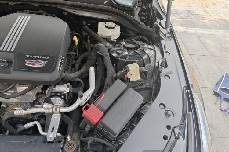 Used Cadillac CT5 2022 28T Luxury Edition Engine Bay Left