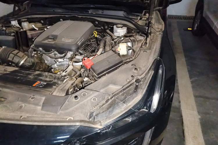 Used Cadillac CT5 2022 28T Luxury Edition Engine Bay Left
