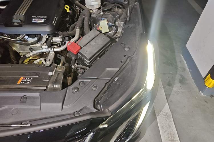 Used Cadillac CT5 2022 28T Luxury Version (Standard Edition) Engine Bay Left
