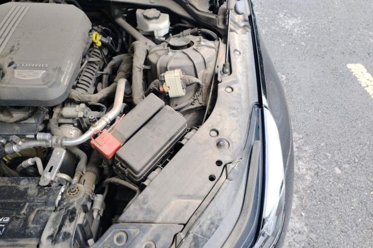 Used Cadillac CT5 2022 28T Luxury Version (Standard Edition) Engine Bay Left
