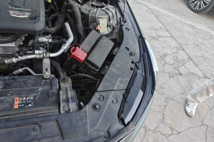 Used Cadillac CT5 2022 28T Luxury Version (Standard Edition) Engine Bay Left