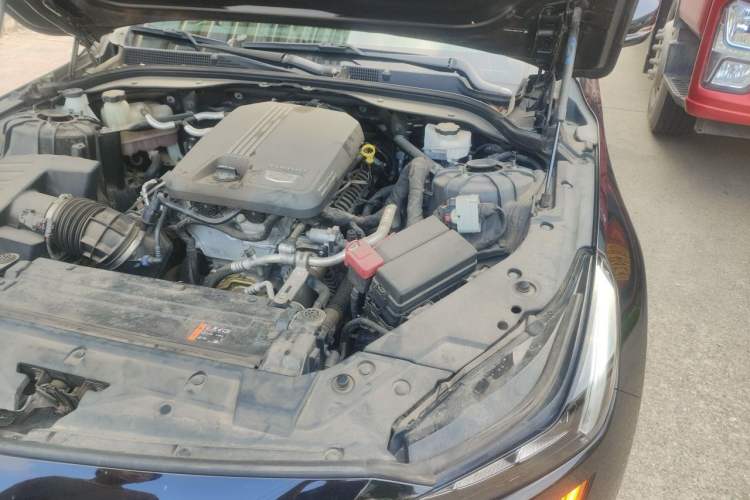 Used Cadillac CT5 2022 28T Fashion Edition Engine Bay Left