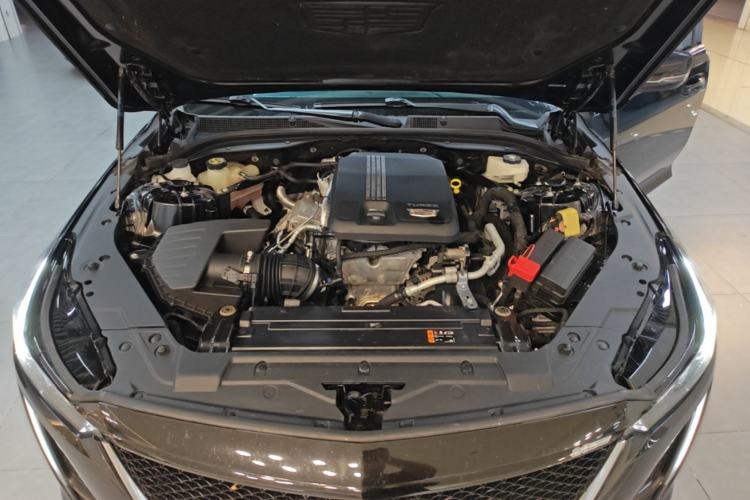 Used Cadillac CT5 2022 28T Platinum Edition Engine Bay