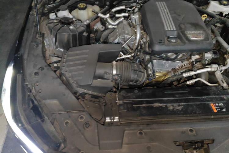 Used Cadillac CT5 2022 28T Luxury Version (Standard Edition) Engine Bay Right