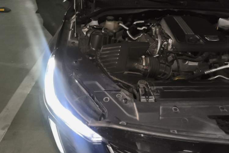 Used Cadillac CT5 2022 28T Luxury Version (Standard Edition) Engine Bay Right