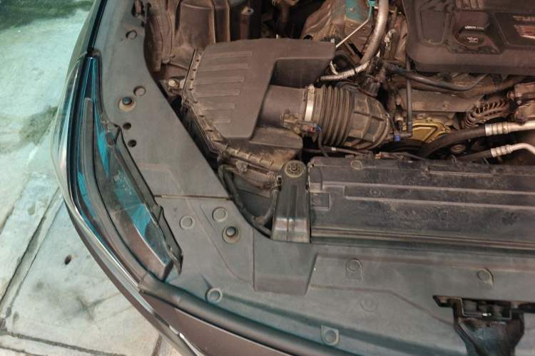 Used Cadillac CT5 2022 28T Luxury Edition Engine Bay Right