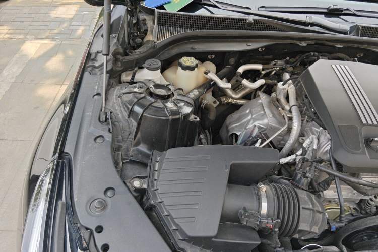 Used Cadillac CT5 2022 28T Luxury Edition Engine Bay Right
