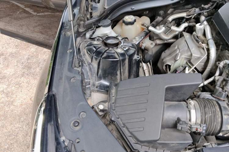 Used Cadillac CT5 2022 28T Luxury Edition Engine Bay Right