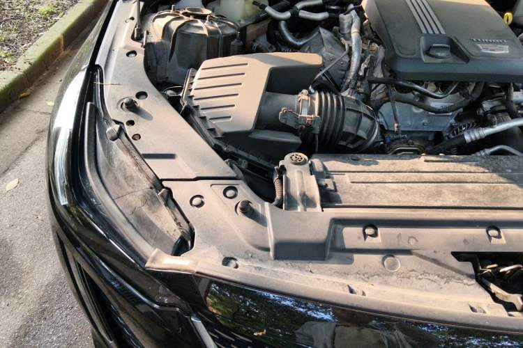Used Cadillac CT5 2022 28T Luxury Edition Engine Bay Right