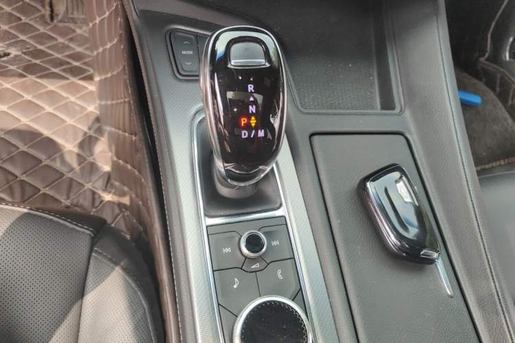 Used Cadillac CT5 2022 28T Luxury Edition Gear Lever