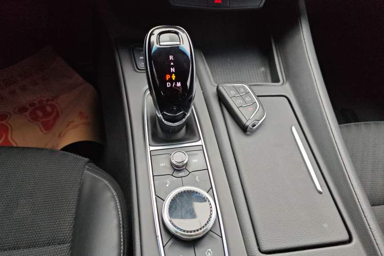 Used Cadillac CT5 2022 28T Fashion Edition Gear Lever
