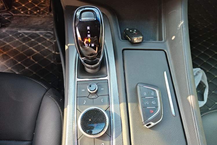 Used Cadillac CT5 2022 28T Luxury Edition Gear Lever