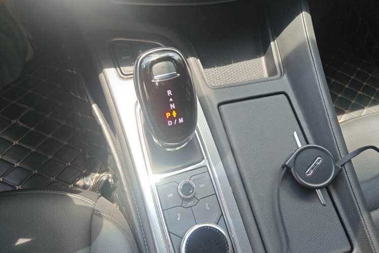 Used Cadillac CT5 2022 28T Luxury Edition Gear Lever