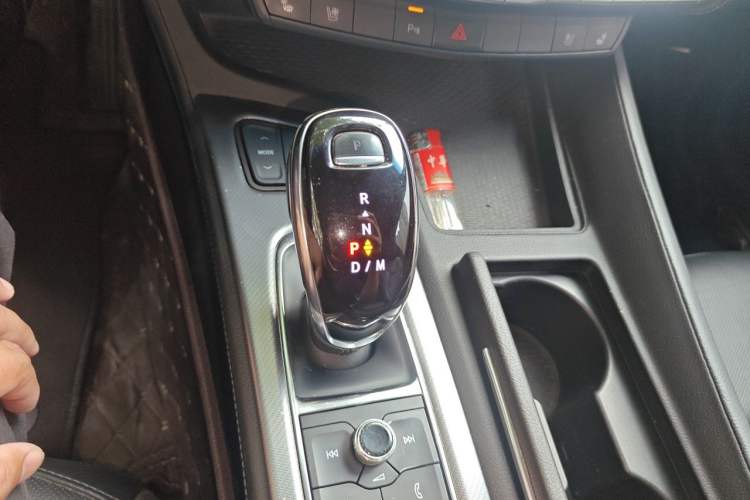 Used Cadillac CT5 2022 28T Luxury Edition Gear Lever